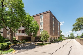1331 S Finley Rd Unit 419, Lombard, IL 60148