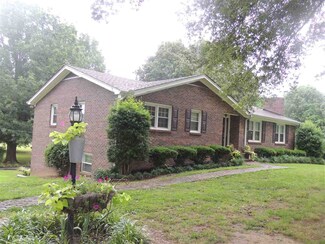 2234 Eastwood Dr, Trimble, TN 38259