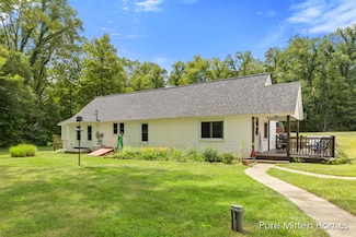 1020 26th St, Allegan, MI 49010