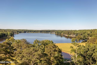 7047 Maple Cir, Sanford, NC 27332