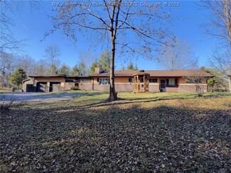 43 Hidden Pines Ln, Cross Lanes, WV 25313