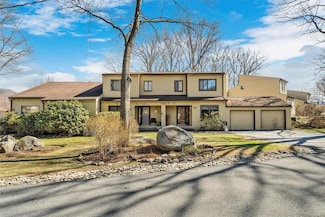 10 Ironwood Dr, Highland Mills, NY 10930