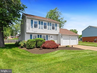 657 S Queen Anne Dr, Fairless Hills, PA 19030