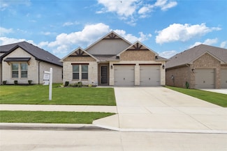 912 Boston Ln, River Oaks, TX 76114