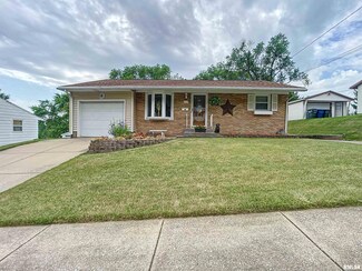 3117 W 2nd St, Davenport, IA 52804