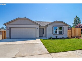 5242 Cedar View Dr, Springfield, OR 97478