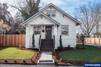 221 S Church St, Silverton, OR 97381