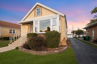 1907 Suffolk Ave, Westchester, IL 60154