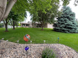 102 Mayfair Ave, New London, MN 56273