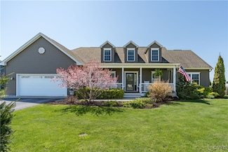 210 Funnycide Dr, Sackets Harbor, NY 13685