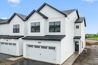 10298 Birchwood Cir, Chaska, MN 55318