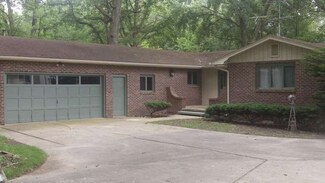 5586 N 13000e Rd, Momence, IL 60954