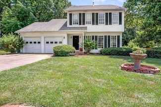 35 Southchase Dr, Fletcher, NC 28732