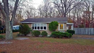 713 Columbia Rd, Egg Harbor City, NJ 08215