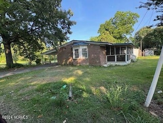 215 Leggetts Ln, Williamston, NC 27892