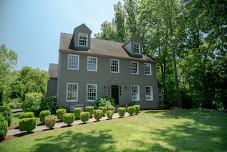 64 Old Pewter Ln, Wethersfield, CT 06109