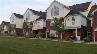 8483 Towne Center Cir N, Warren, MI 48093