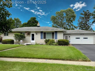 1370 Dundee Dr, Waterford, MI 48327