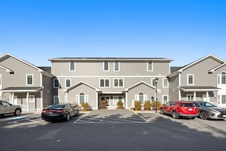 3 Burke Ln Unit 203, Wellesley Hills, MA 02481