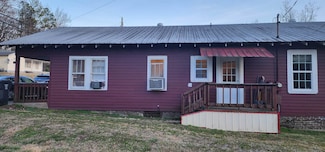 515 Lawrence St E, Russellville, AL 35653