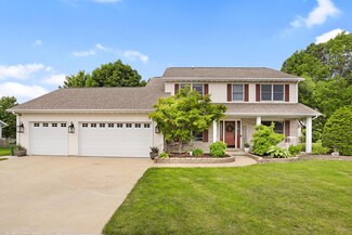 709 N Northridge Dr, Mahomet, IL 61853