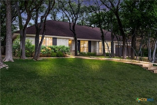 9215 Standing Creek Ln, San Antonio, TX 78230