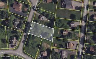 8 Grandview Ct, Lake Ariel, PA 18436