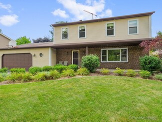 2129 Hull Ct, Naperville, IL 60565