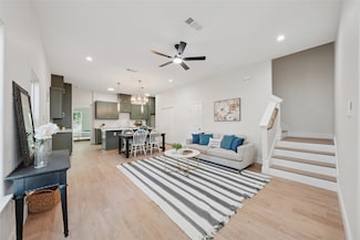 828 Stamps Ave, Fort Worth, TX 76114