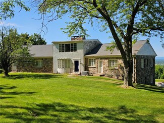 5102 Kings Hwy N, Emmaus, PA 18049