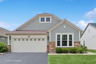 4015 Chesapeake Ln, Naperville, IL 60564