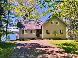64 Cramer Ln, Bristol, ME 04558