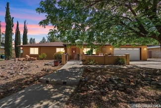 13367 Apple Blossom Ln, Apple Valley, CA 92308