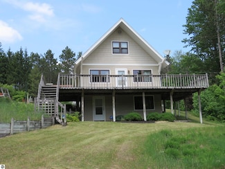 3225 N 39 Rd, Manton, MI 49663