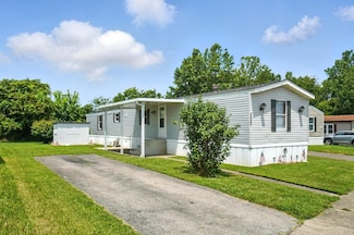 121 Greenbriar Ln W, Hebron, OH 43025