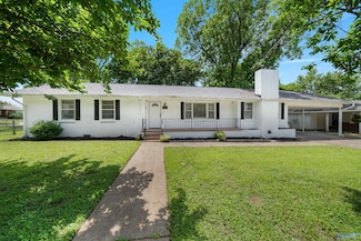4301 Clayrest Dr NW, Huntsville, AL 35816