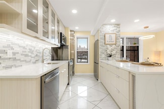 72-11 110th St Unit 1C, Forest Hills, NY 11375