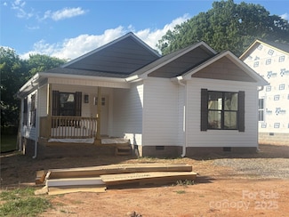 626 W Bell St, Statesville, NC 28677