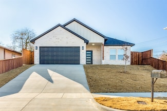 1422 E Magnolia Ave, Fort Worth, TX 76104
