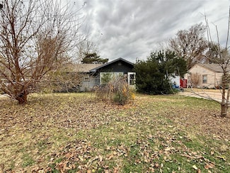 1715 18th St, Woodward, OK 73801