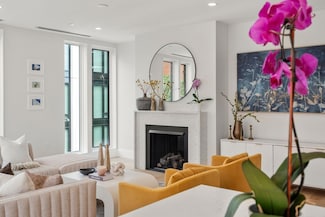 67 Church St Unit PH6, Boston, MA 02116