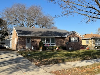 3722 Saint Clair St, Racine, WI 53402