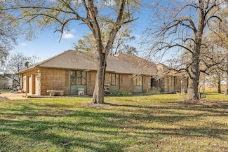 1819 Pleasant Hill Rd, Seymour, MO 65746