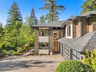 6560 NE Maxwell Ln, Bainbridge Island, WA 98110