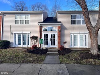 15554 Horseshoe Ln, Woodbridge, VA 22191