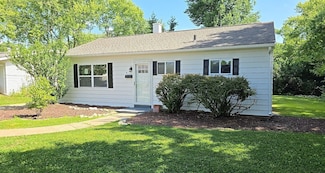 4 Dale Allen Dr, Belleville, IL 62226