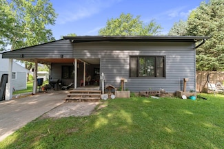 719 N Chestnut St, Cameron, MO 64429