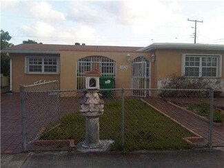 10530 SW 51st St, Miami, FL 33165