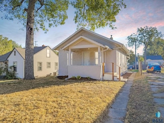 128 N Lake Ave, Sioux Falls, SD 57104