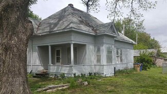314 S Ohio St, Mount Hope, KS 67108